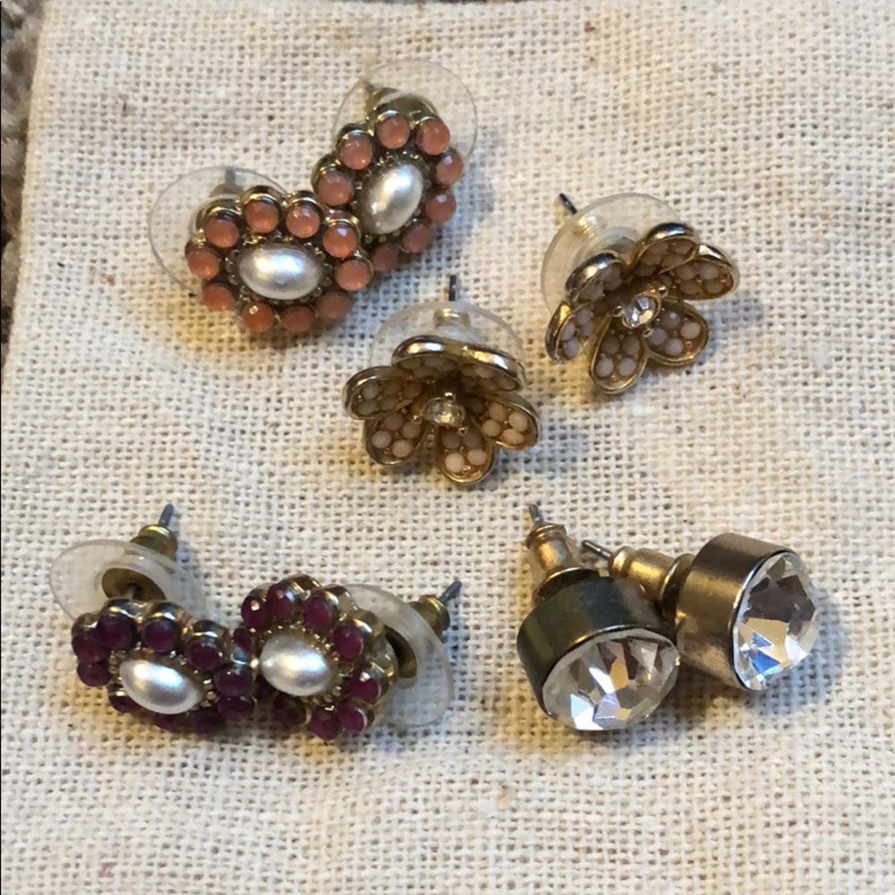 Bundle of stud earrings